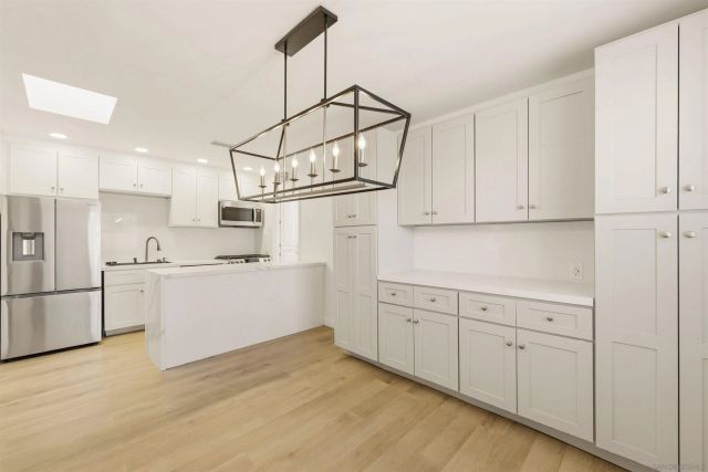 6404 Zena Drive, San Diego, CA 92115