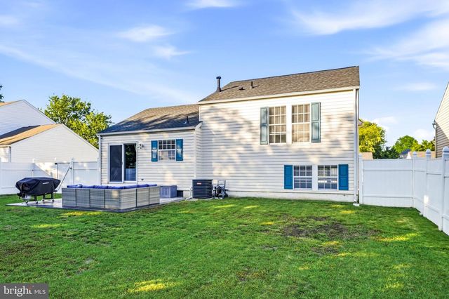 10 W VIOLETTE DR, New Castle, DE 19720