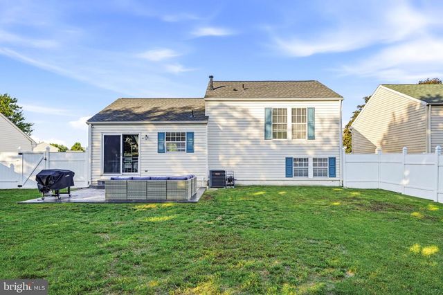 10 W VIOLETTE DR, New Castle, DE 19720
