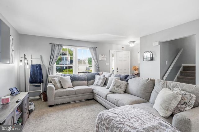 10 W VIOLETTE DR, New Castle, DE 19720
