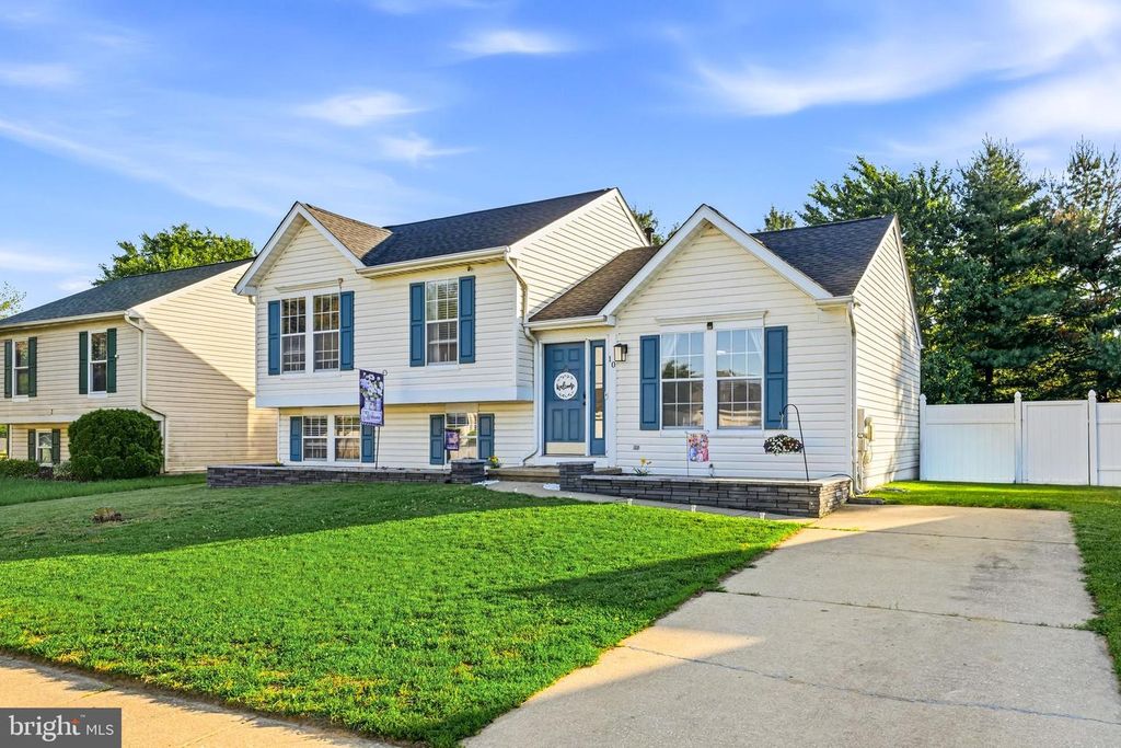 10 W VIOLETTE DR, New Castle, DE 19720