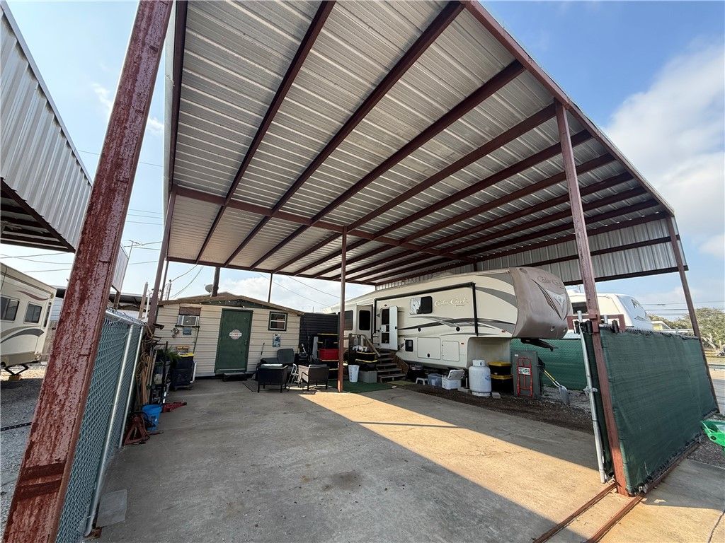171 Munson Dr, Aransas Pass, TX 78336 — photo 2