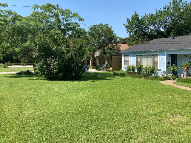 1916 Tierney Road, Fort Worth, TX 76112