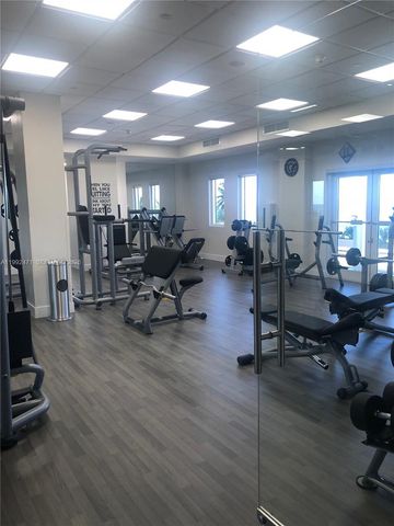 4779 Collins Ave 808, Miami Beach, FL 33140