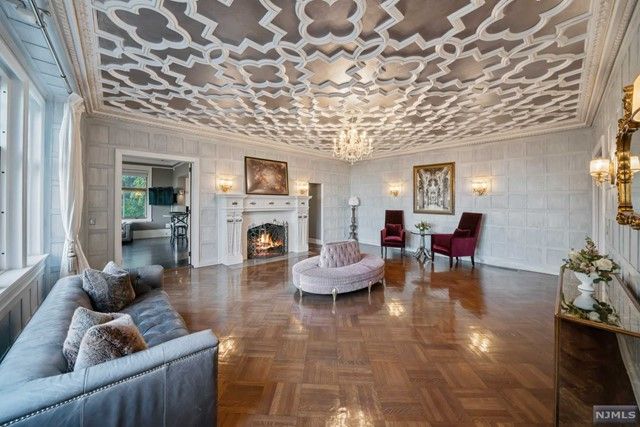 35 Afterglow Way, Montclair, NJ 07042