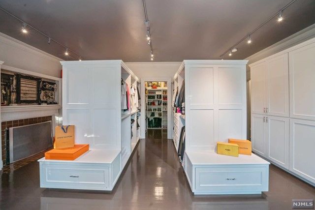 35 Afterglow Way, Montclair, NJ 07042