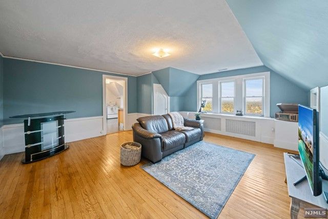 35 Afterglow Way, Montclair, NJ 07042