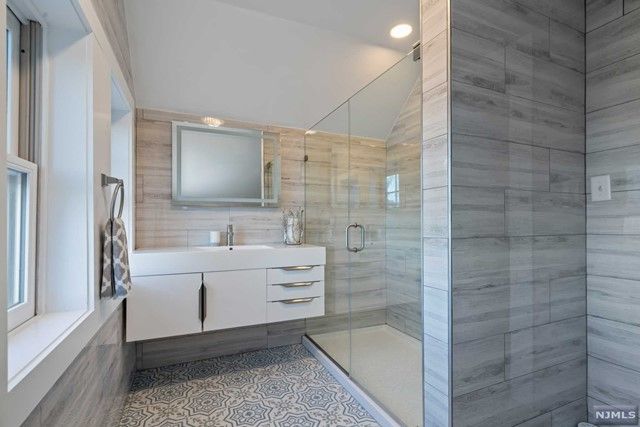 35 Afterglow Way, Montclair, NJ 07042