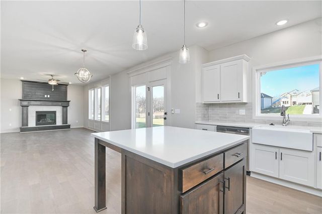 6118 Lewis Drive, Shawnee, KS 66226