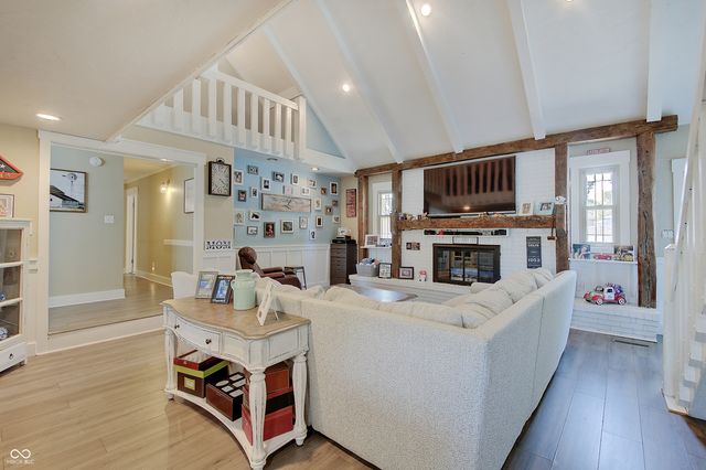 730 Carmen Plaza, Greenwood, IN 46143