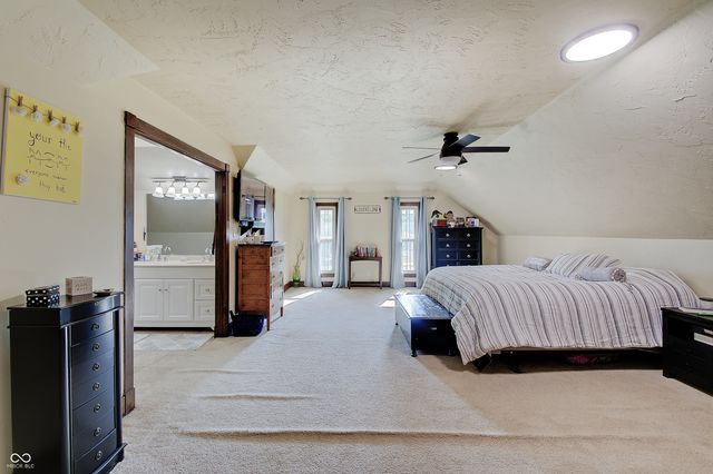 730 Carmen Plaza, Greenwood, IN 46143