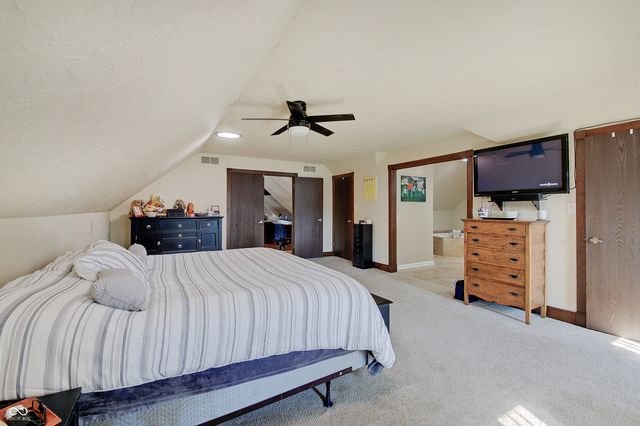 730 Carmen Plaza, Greenwood, IN 46143