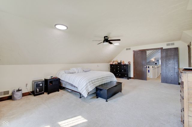 730 Carmen Plaza, Greenwood, IN 46143