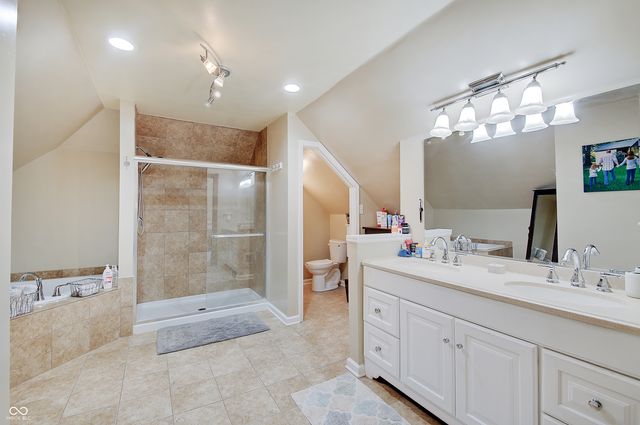 730 Carmen Plaza, Greenwood, IN 46143