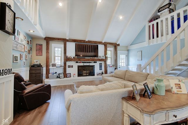 730 Carmen Plaza, Greenwood, IN 46143