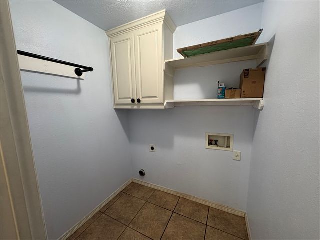 2703 Colony Glen Drive, Bryan, TX 77808