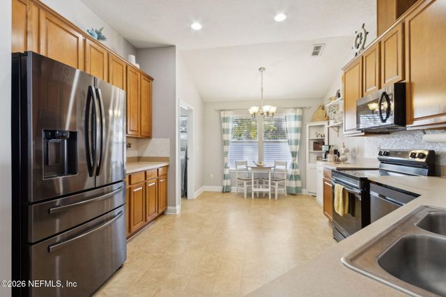 86027 MAPLE LEAF Place, Yulee, FL 32097