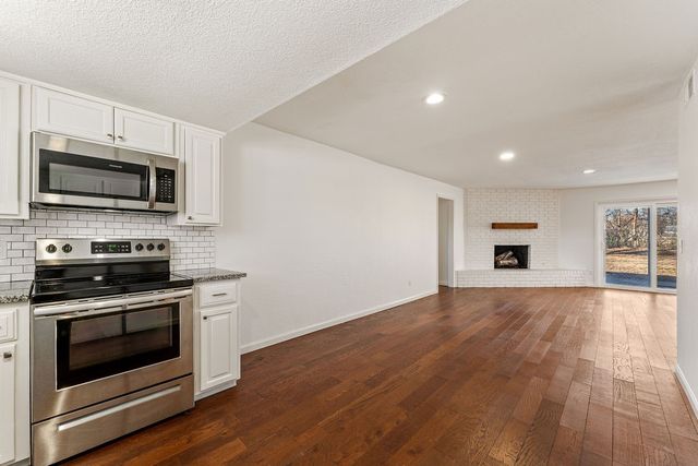 410 SW 10th Street, Bentonville, AR 72712