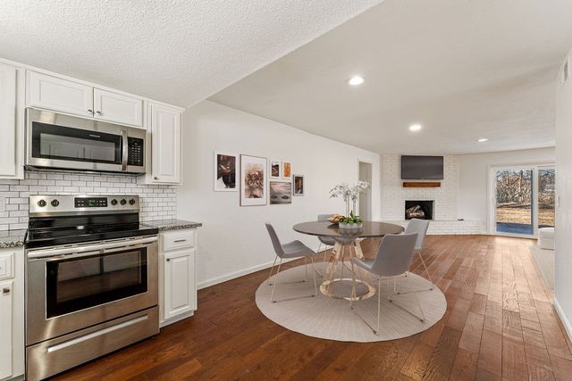 410 SW 10th Street, Bentonville, AR 72712