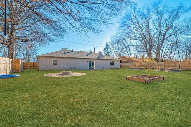 410 SW 10th Street, Bentonville, AR 72712