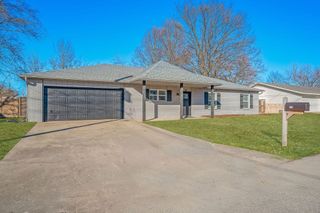 410 SW 10th Street, Bentonville, AR 72712