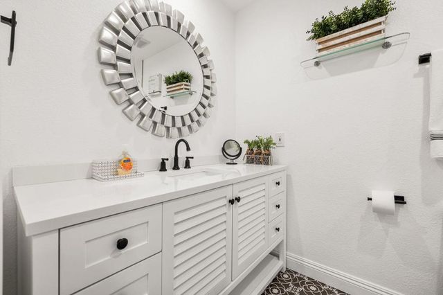 68425 Tachevah Drive, Cathedral City, CA 92234