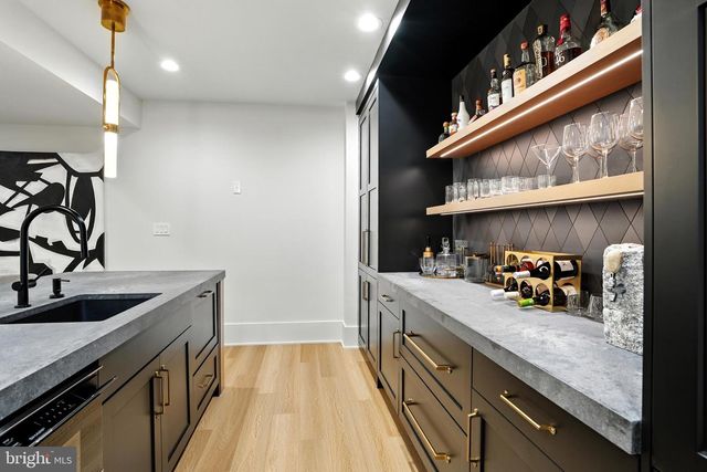 1200 JOSSIE LN, Mclean, VA 22102