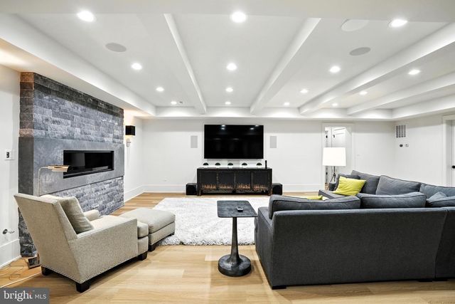 1200 JOSSIE LN, Mclean, VA 22102