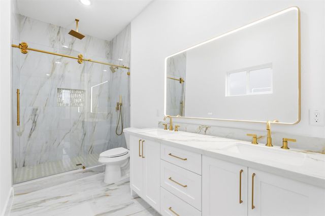 11625 N D Street, La Porte, TX 77571