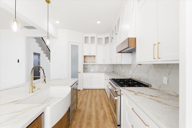 11625 N D Street, La Porte, TX 77571