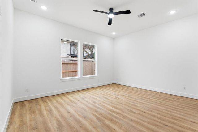 11625 N D Street, La Porte, TX 77571