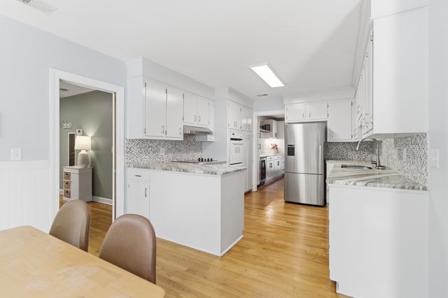 2252 Forest Lakes Boulevard, Charleston, SC 29414