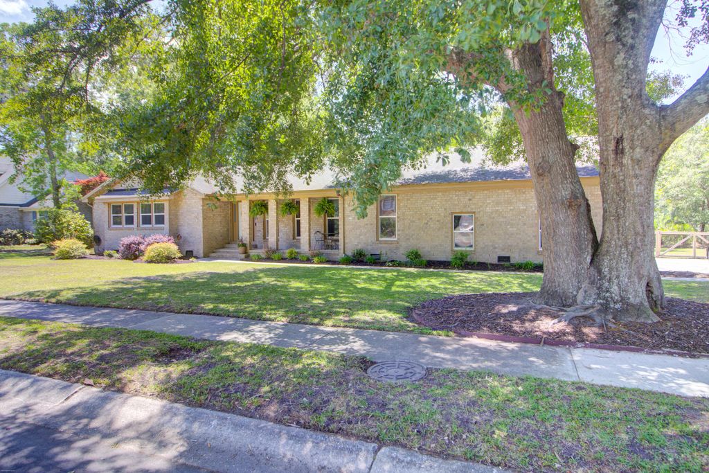 2252 Forest Lakes Boulevard, Charleston, SC 29414