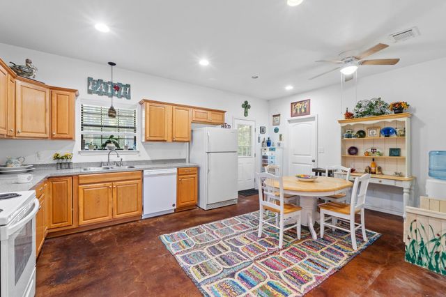 124 Pony Grass LN, Bastrop, TX 78602