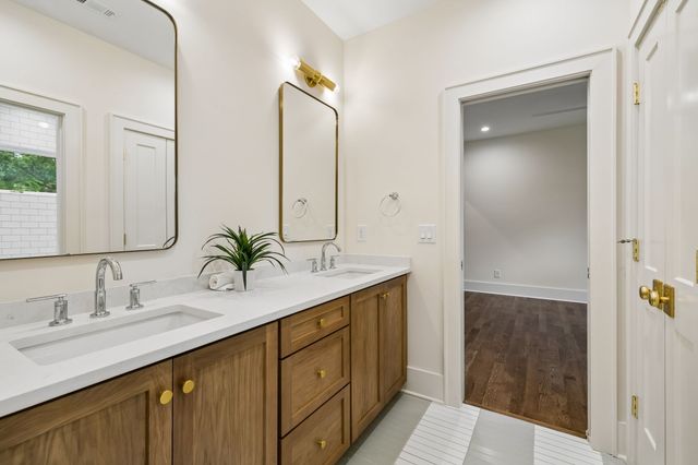 606 S 15th St, Nashville, TN 37206