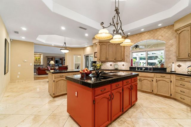 10595 E San Felipe Avenue, Clovis, CA 93619