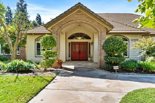 10595 E San Felipe Avenue, Clovis, CA 93619