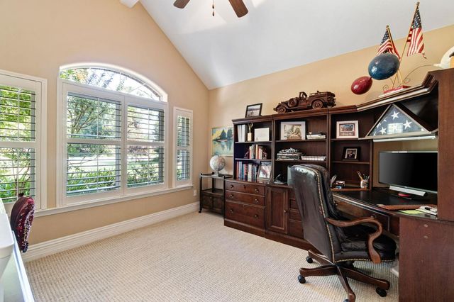 10595 E San Felipe Avenue, Clovis, CA 93619