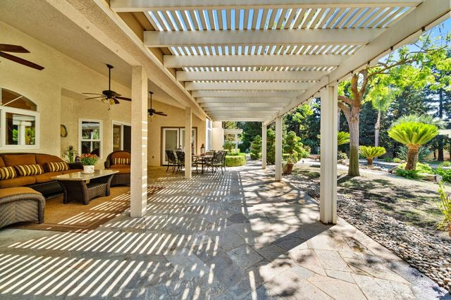 10595 E San Felipe Avenue, Clovis, CA 93619