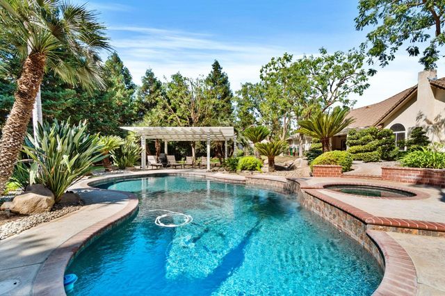 10595 E San Felipe Avenue, Clovis, CA 93619