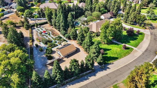 10595 E San Felipe Avenue, Clovis, CA 93619