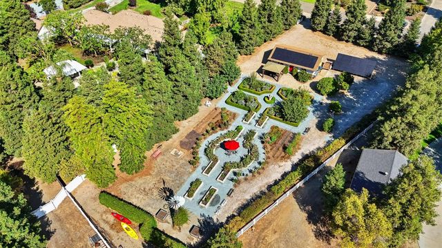 10595 E San Felipe Avenue, Clovis, CA 93619