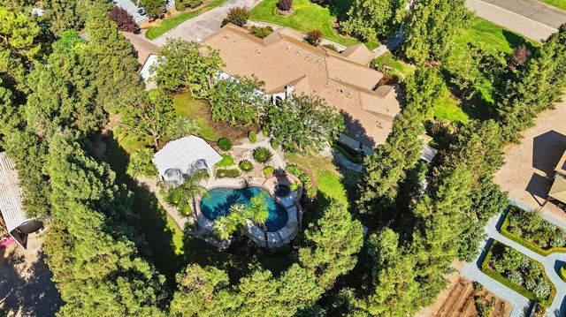 10595 E San Felipe Avenue, Clovis, CA 93619