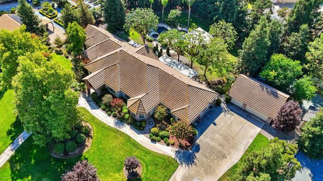 10595 E San Felipe Avenue, Clovis, CA 93619