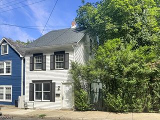 97 Morris St, Phillipsburg Town, NJ 08865