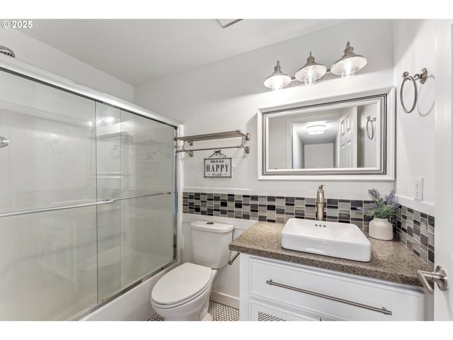 17948 Sw ROBERT Ln, Beaverton, OR 97078