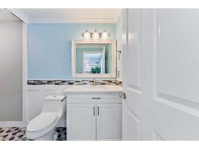 17948 Sw ROBERT Ln, Beaverton, OR 97078