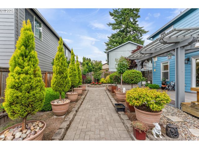 17948 Sw ROBERT Ln, Beaverton, OR 97078