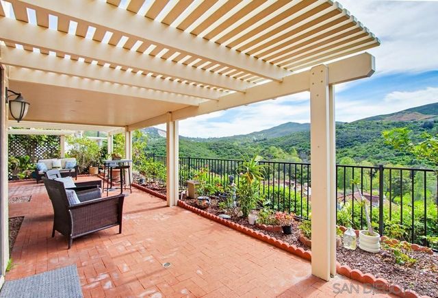 28782 Vista Valley Dr, Vista, CA 92084