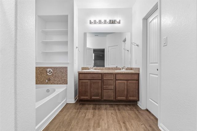 66 County Road 5102f, Cleveland, TX 77327